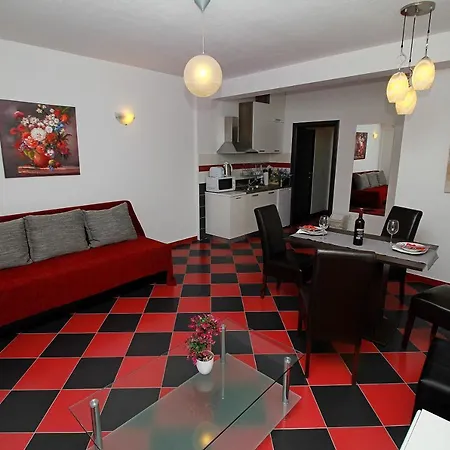 Bozena Apartment *